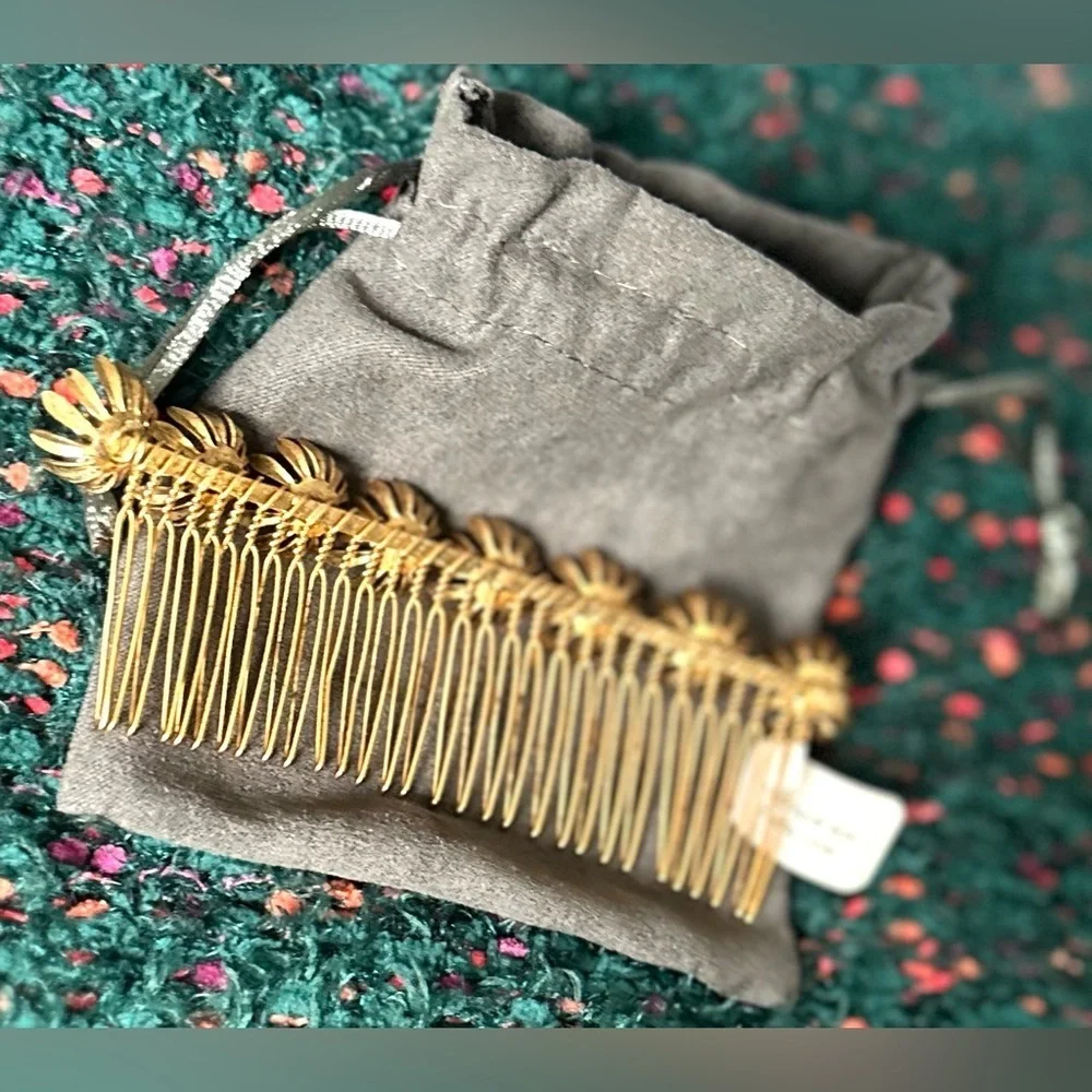 ELIZABETH COLE NWT Sophie Comb